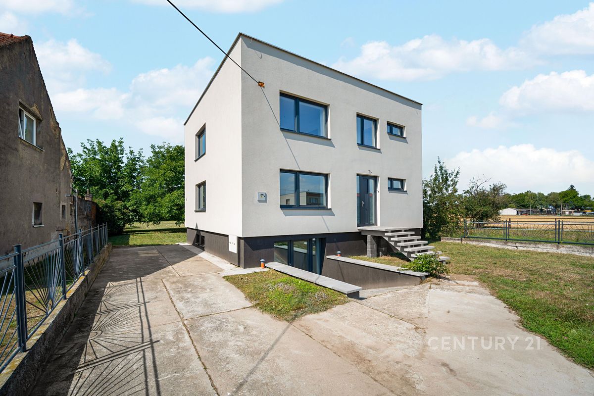 Prodej rodinného domu 199 m², pozemek 1699 m²