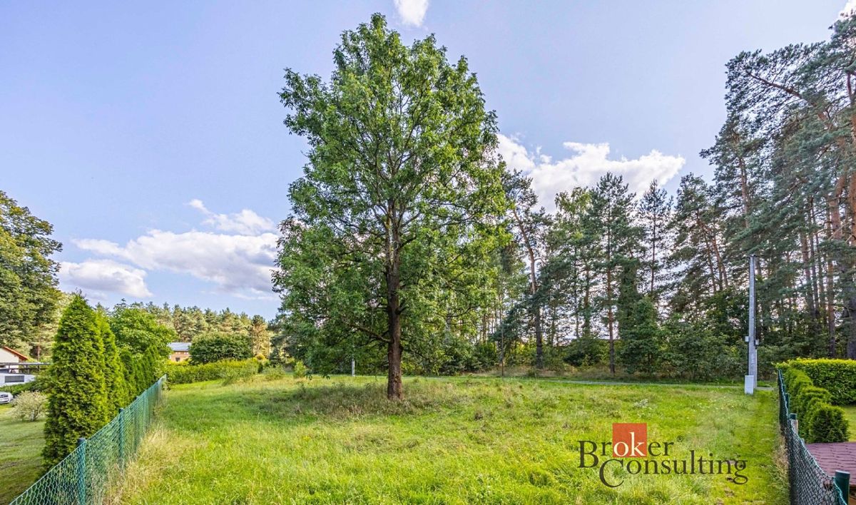 Prodej stavebního pozemku 896 m² – fotografie 2