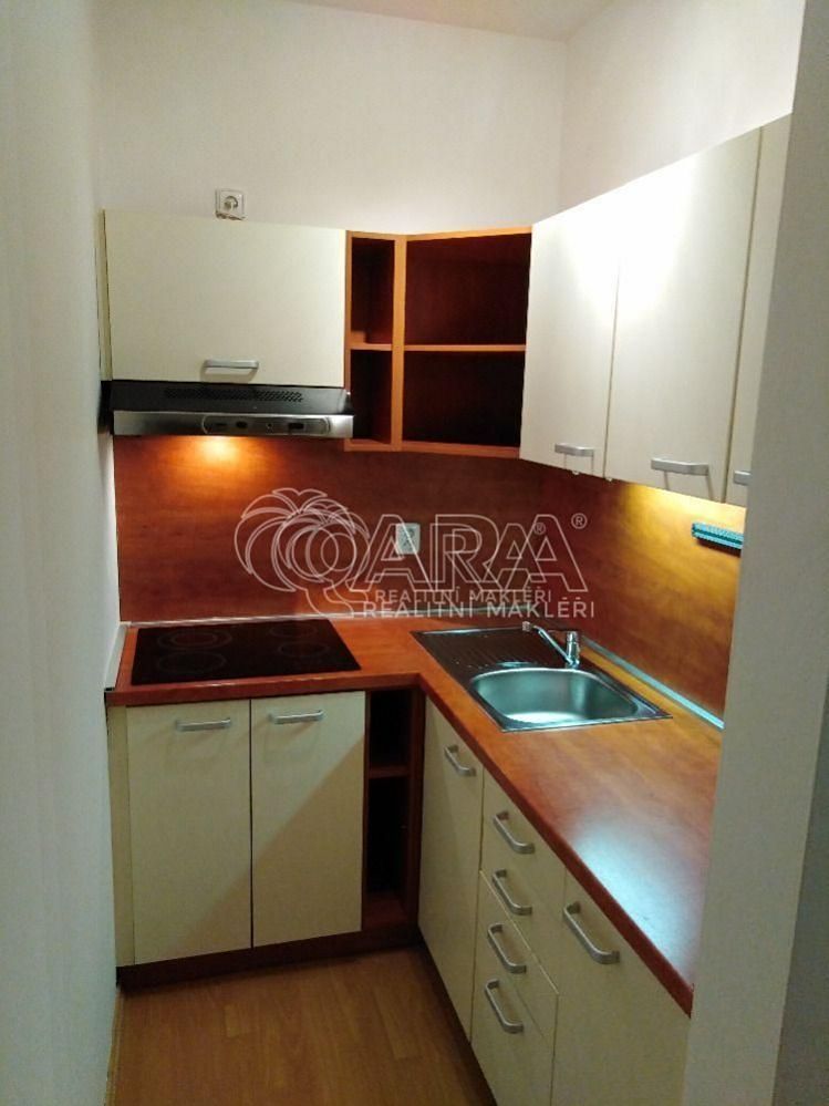 Pronájem bytu 1+kk 29 m² – fotografie 2