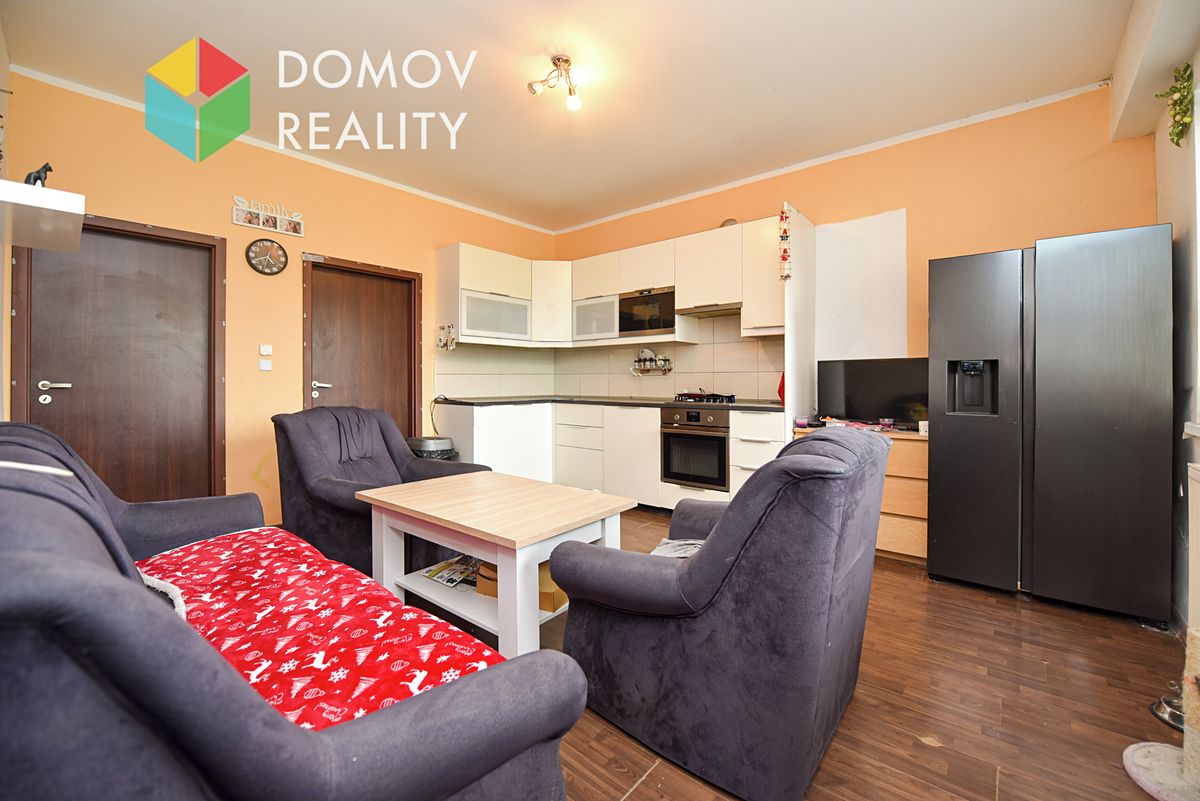 Prodej rodinného domu 199 m², pozemek 860 m² – fotografie 5