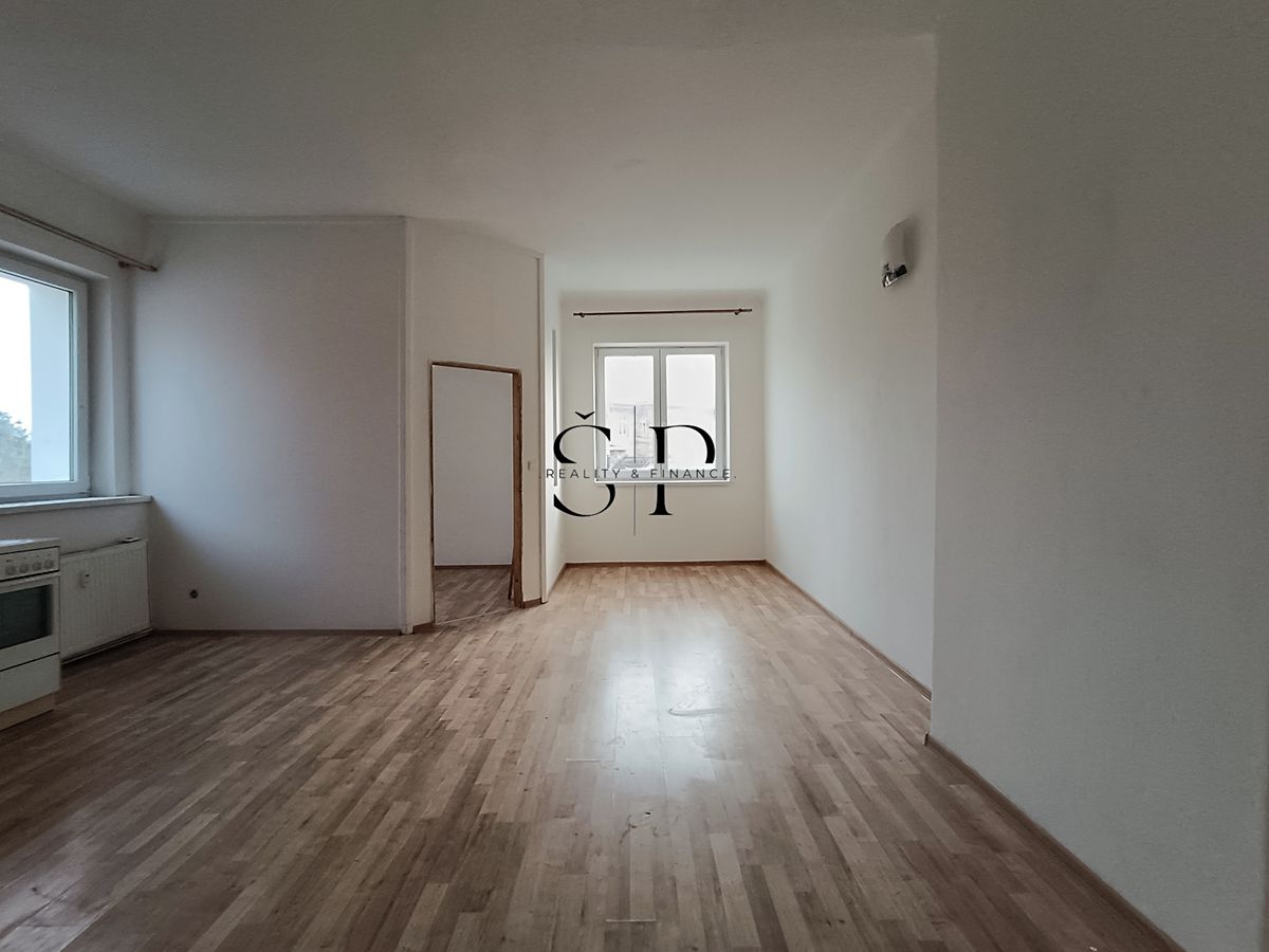 Pronájem bytu 2+kk 55 m² – fotografie 2