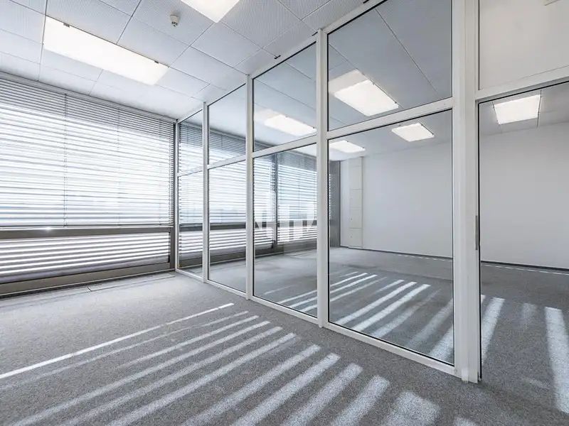Pronájem obchodního prostoru 653 m², Praha – náhled fotky 3