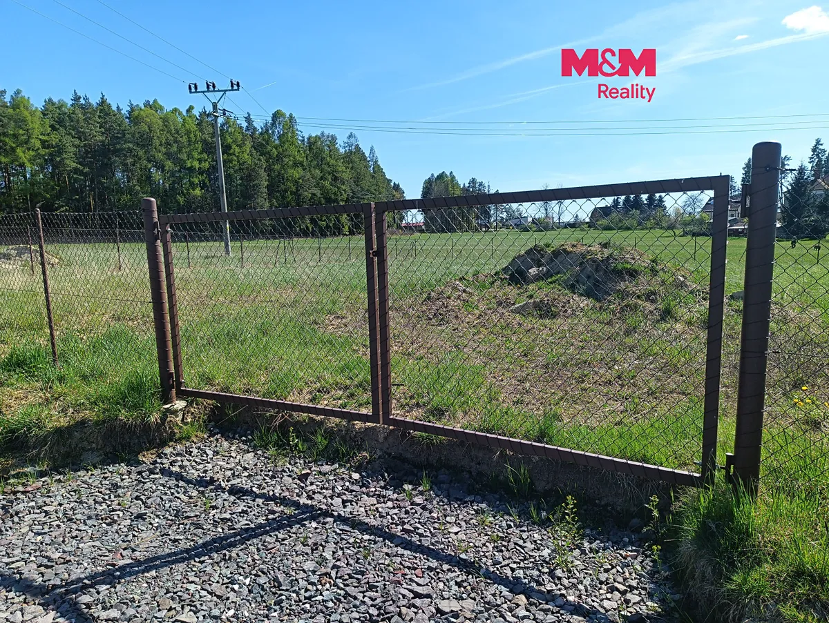 Prodej stavebního pozemku 1000 m²