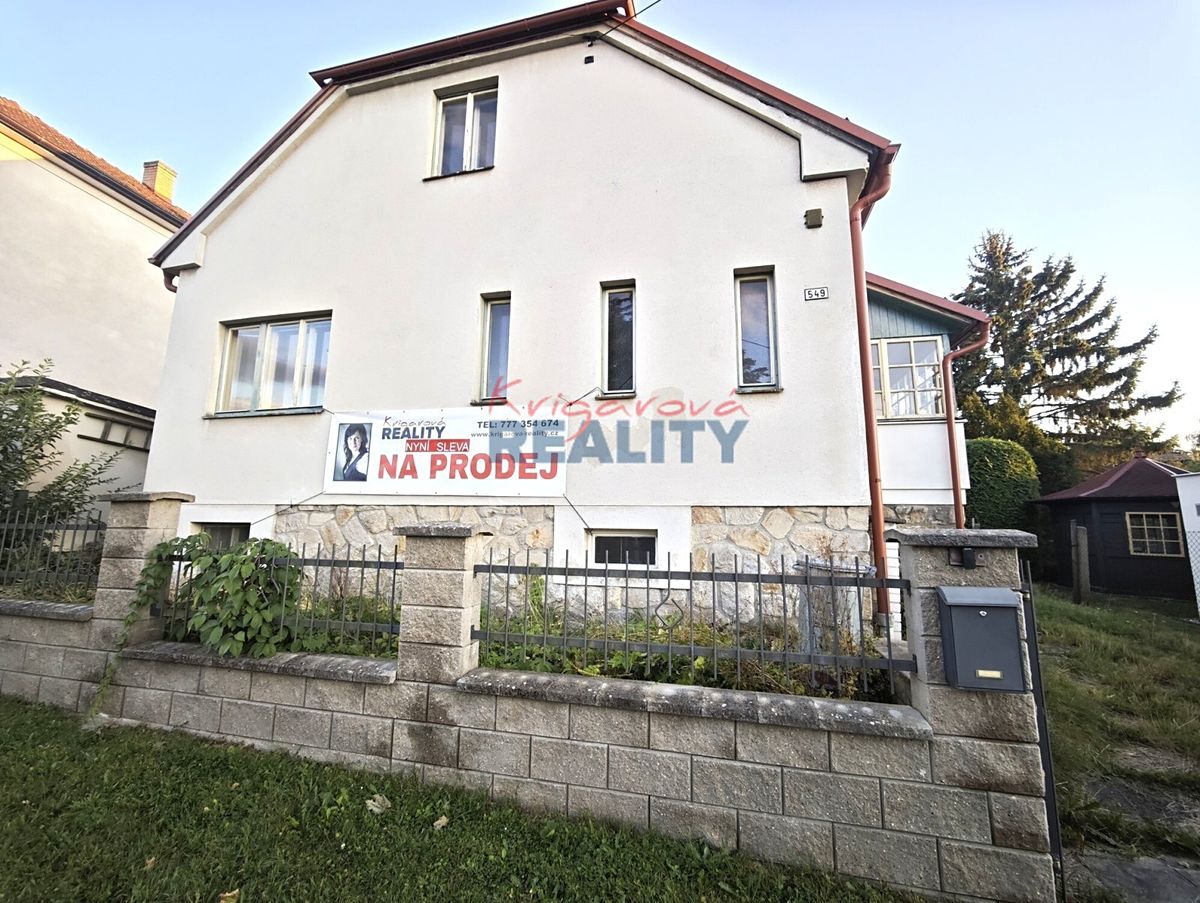 Prodej rodinného domu 196 m², pozemek 721 m²