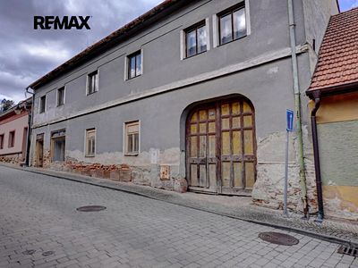 Prodej vícegeneračního domu 1200 m², pozemek 2155 m²