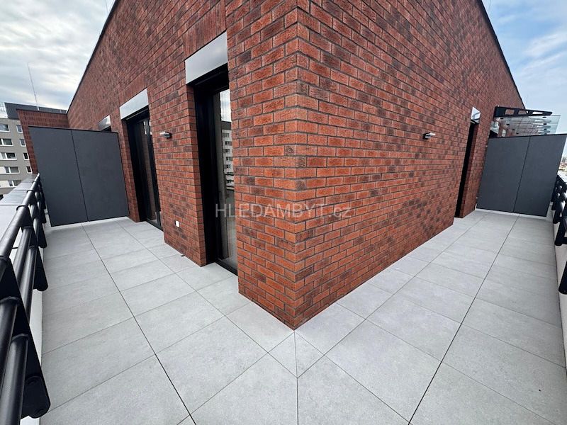 Pronájem bytu 1+kk 35 m²