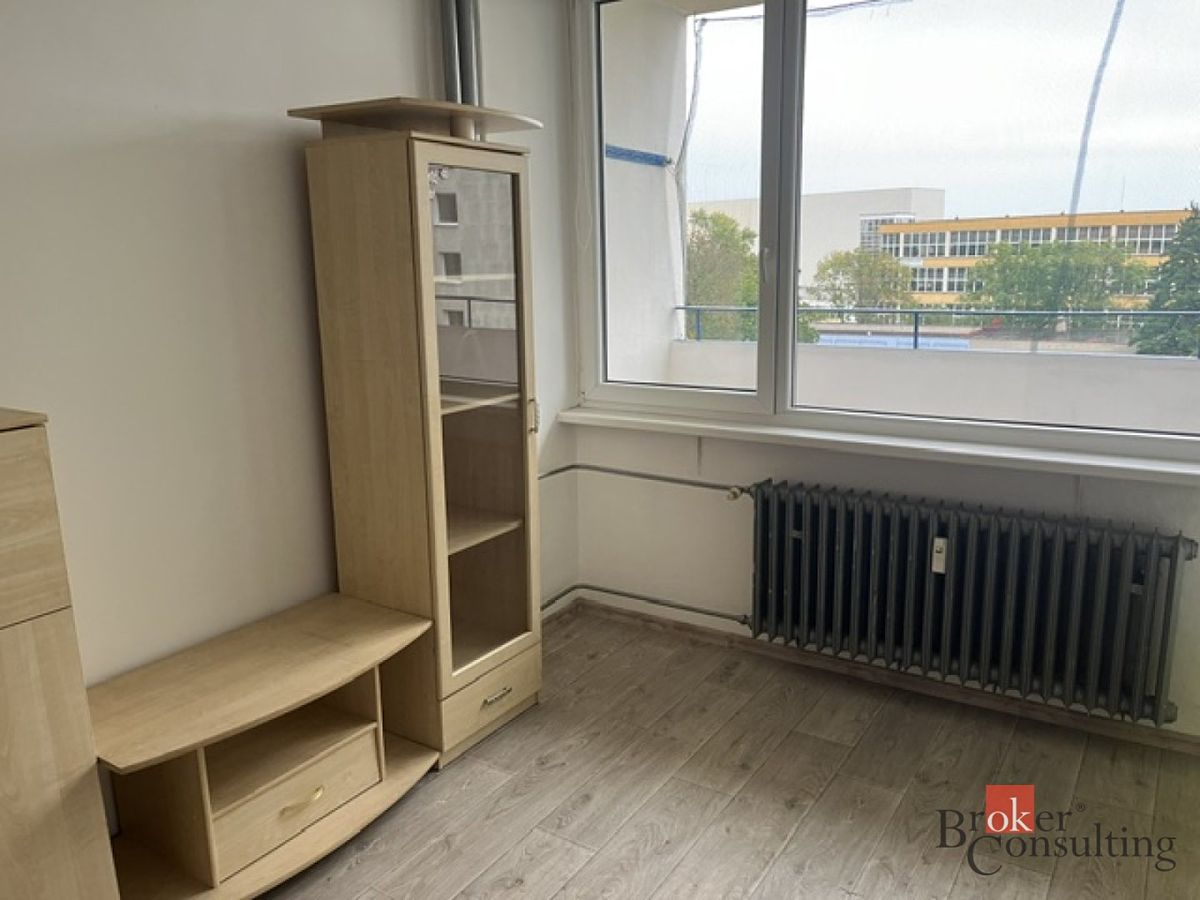 Pronájem bytu 1+kk 23 m² – fotografie 3