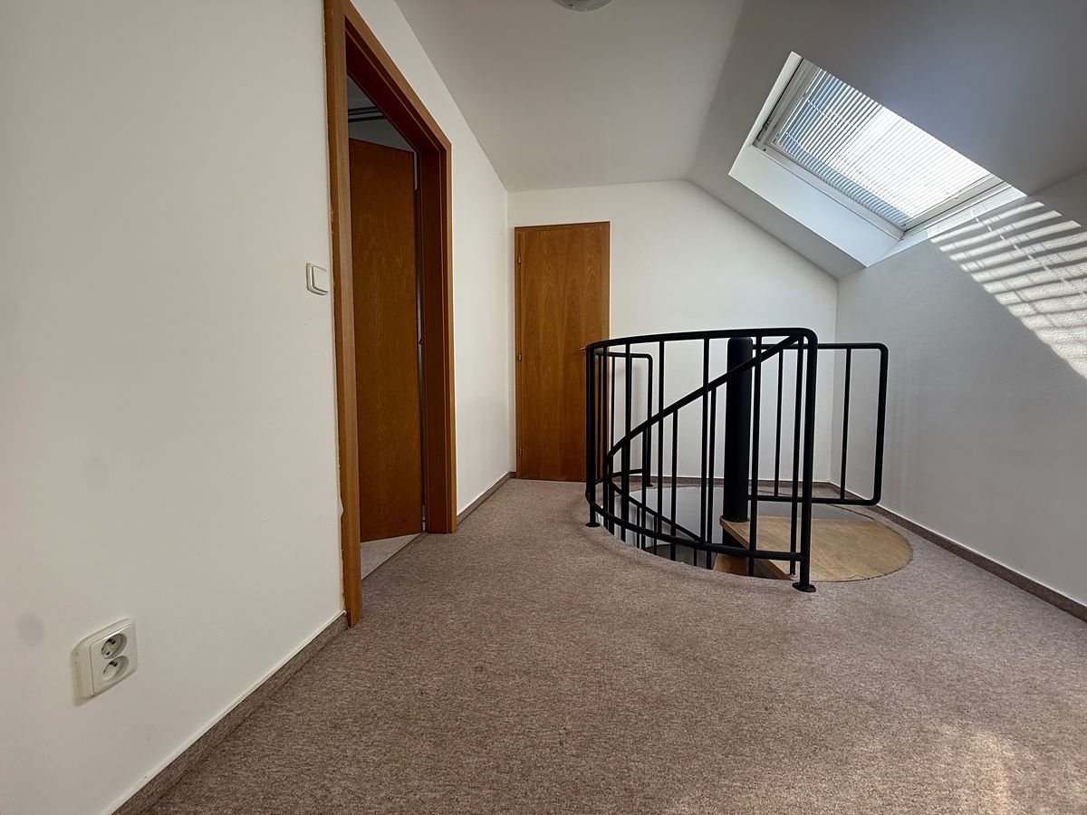 Pronájem bytu 3+kk 98 m² – fotografie 5