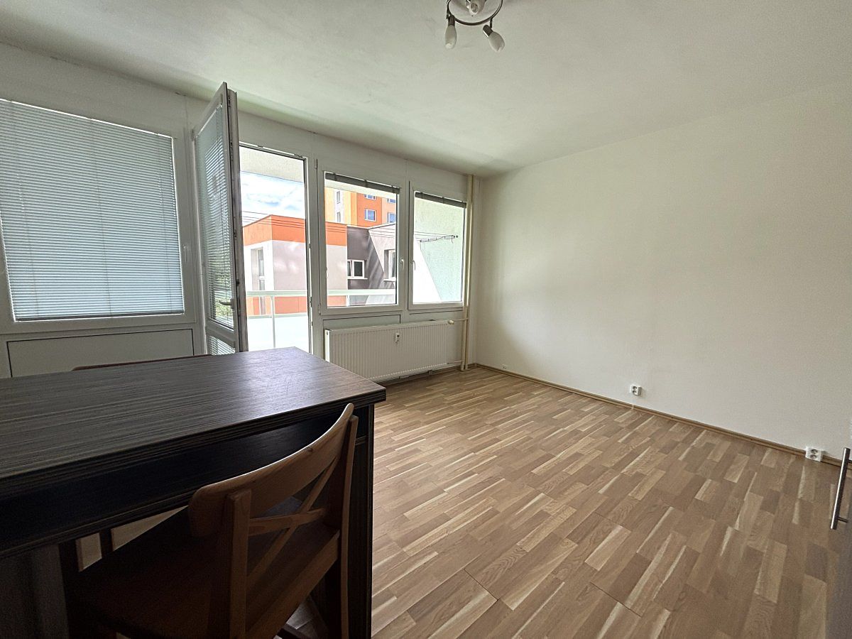 Pronájem bytu 1+kk 27 m² – fotografie 4
