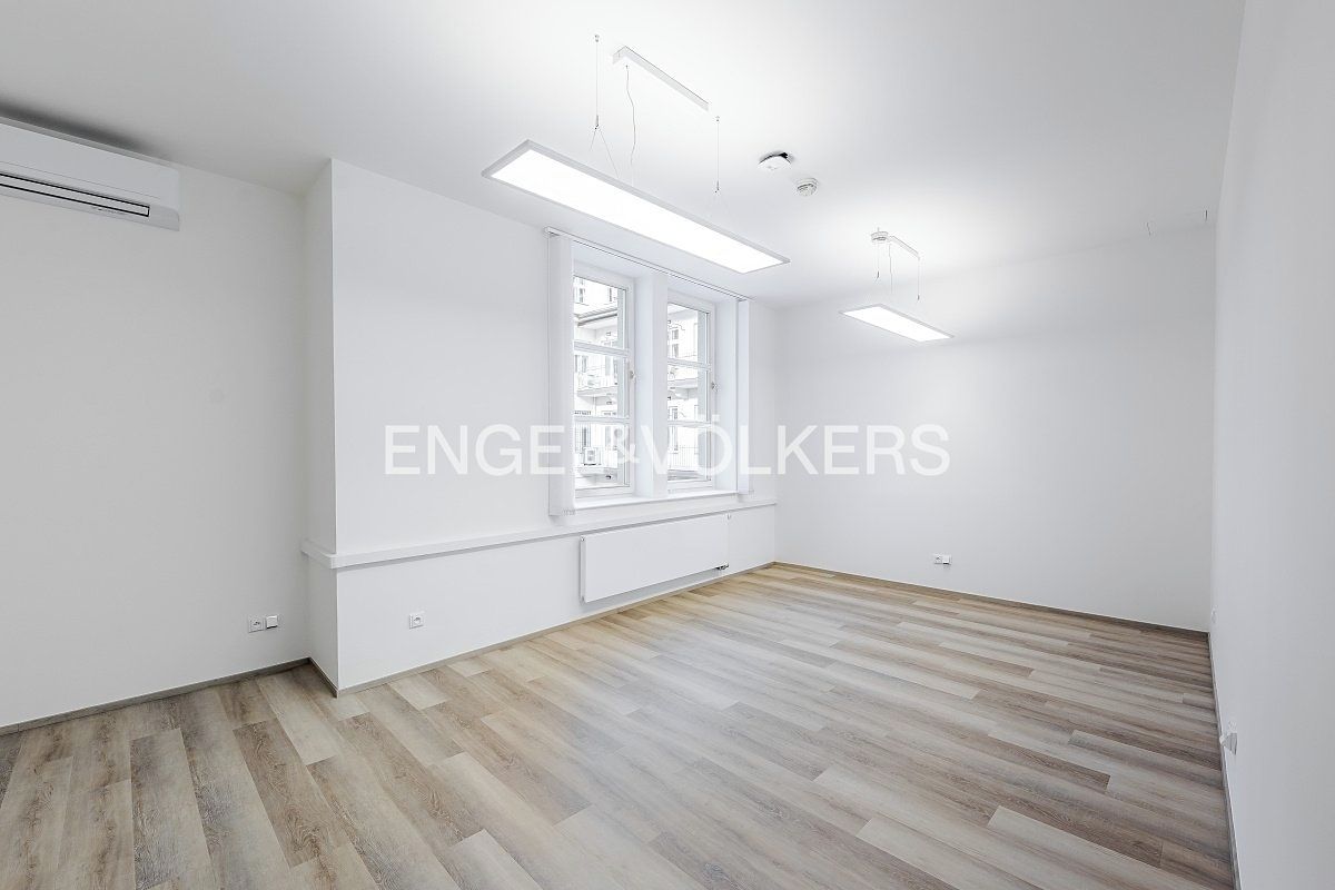 Pronájem kanceláře 156 m² – fotografie 5