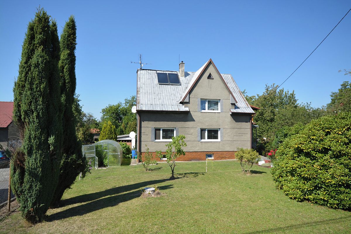 Prodej rodinného domu 240 m², pozemek 1158 m² – fotografie 3