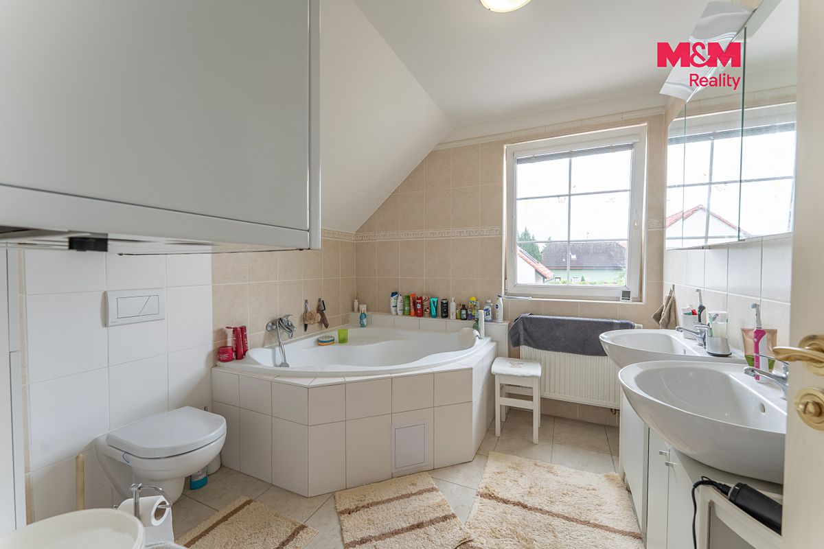 Pronájem rodinného domu 128 m², pozemek 714 m² – fotografie 5