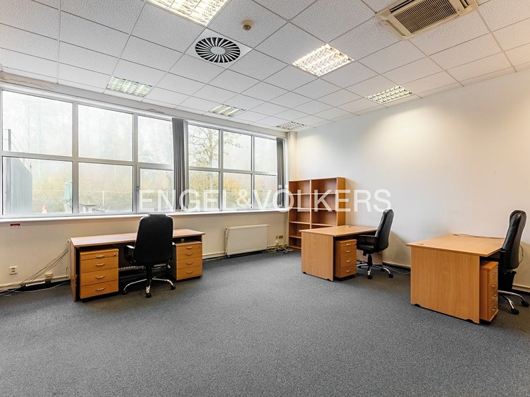 Pronájem komerčního prostoru, 3 527 m² (13 z 15)