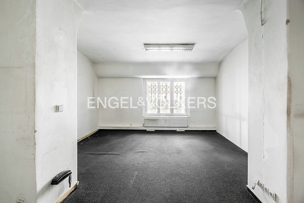 Pronájem kanceláře 231 m² – fotografie 4