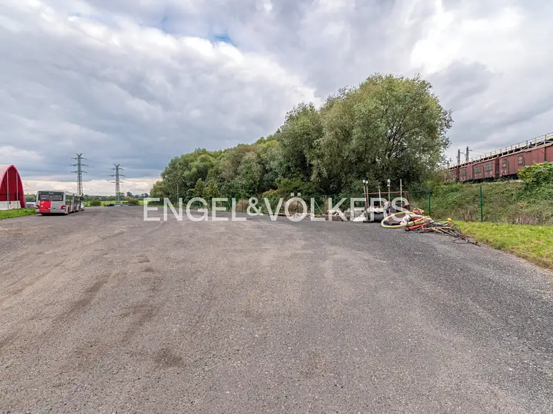 Pronájem komerčního pozemku 2596 m², Poříčany – náhled fotky 1