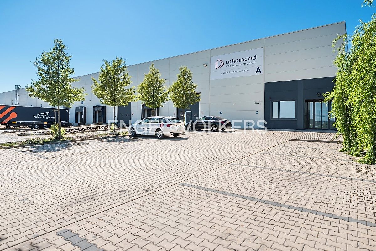 Pronájem výrobní haly, prostoru 6513 m²