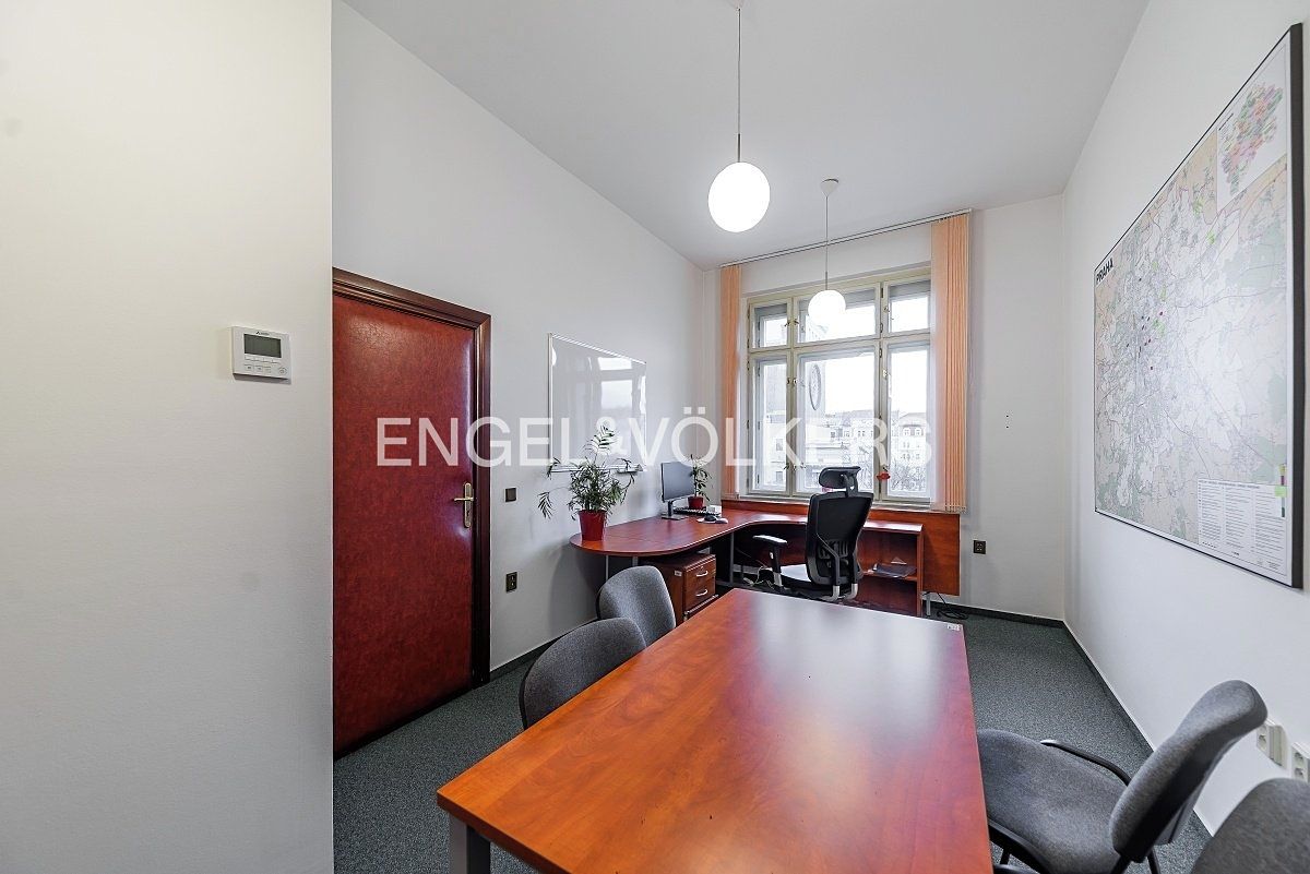Pronájem kanceláře 224 m² – fotografie 2