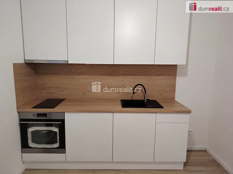 Pronájem bytu 1+kk 21 m², Děčín – náhled fotky 2