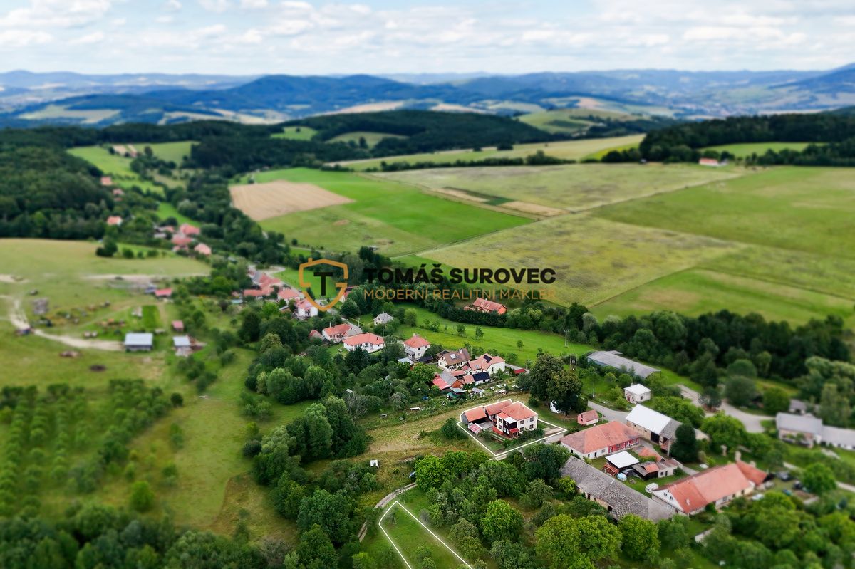 Prodej rodinného domu 260 m², pozemek 2204 m² – fotografie 3