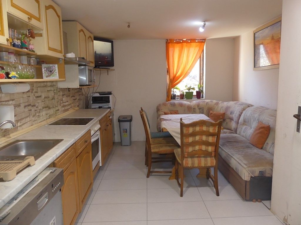 Prodej rodinného domu 314 m², pozemek 347 m² – fotografie 3