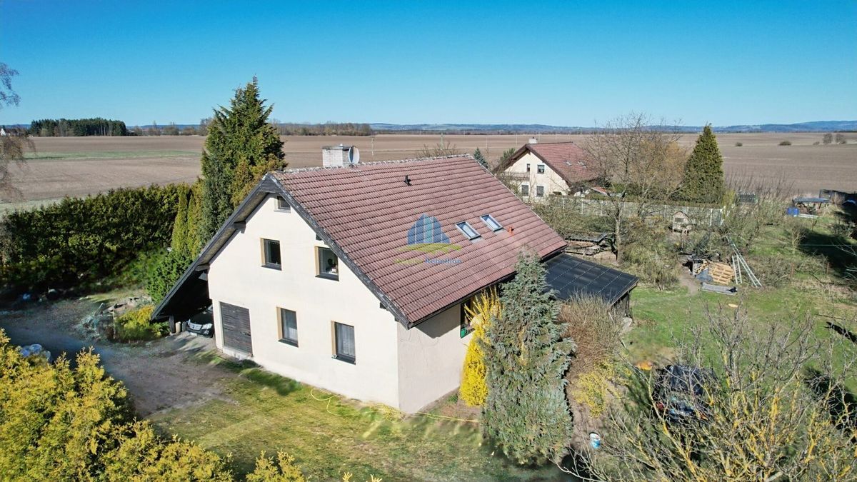 Prodej rodinného domu 195 m², pozemek 795 m² – fotografie 3