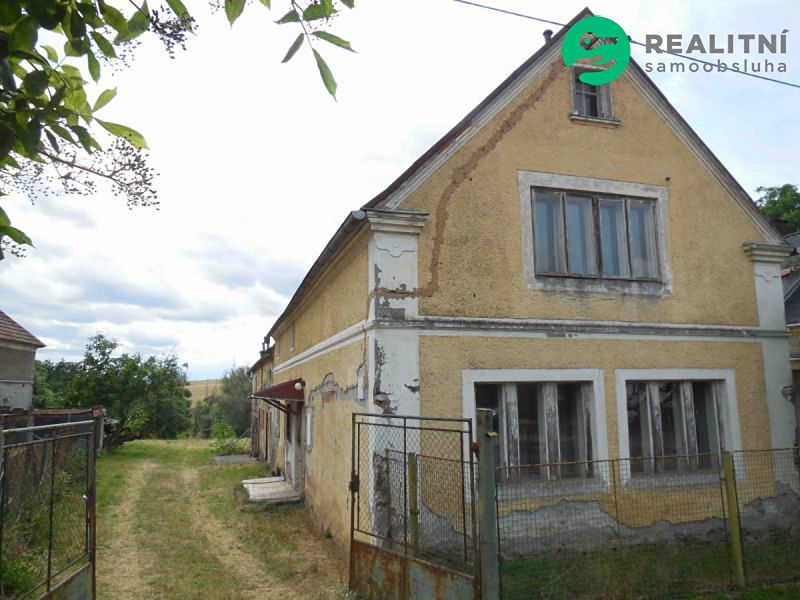 Prodej rodinného domu 270 m², pozemek 1300 m²