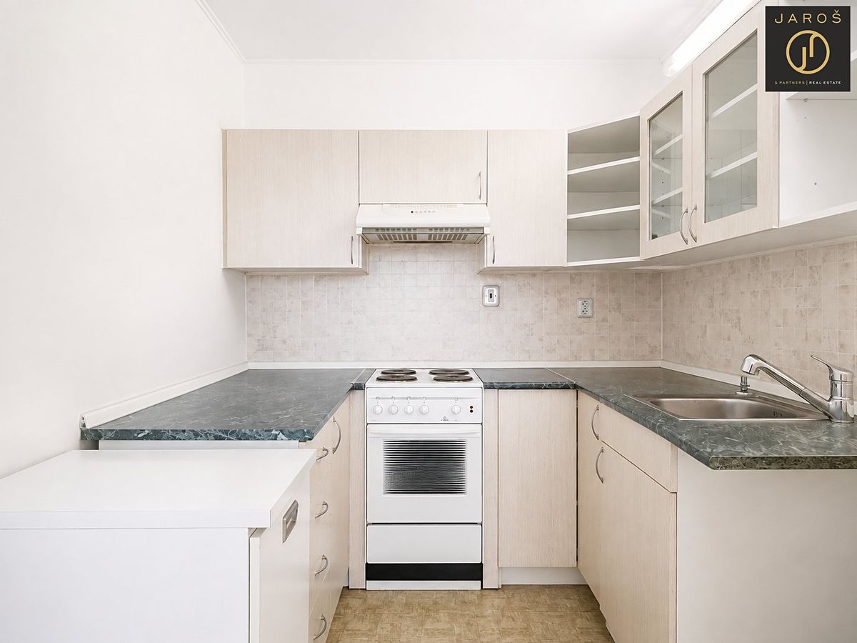 Pronájem bytu 2+kk 40 m² – fotografie 3