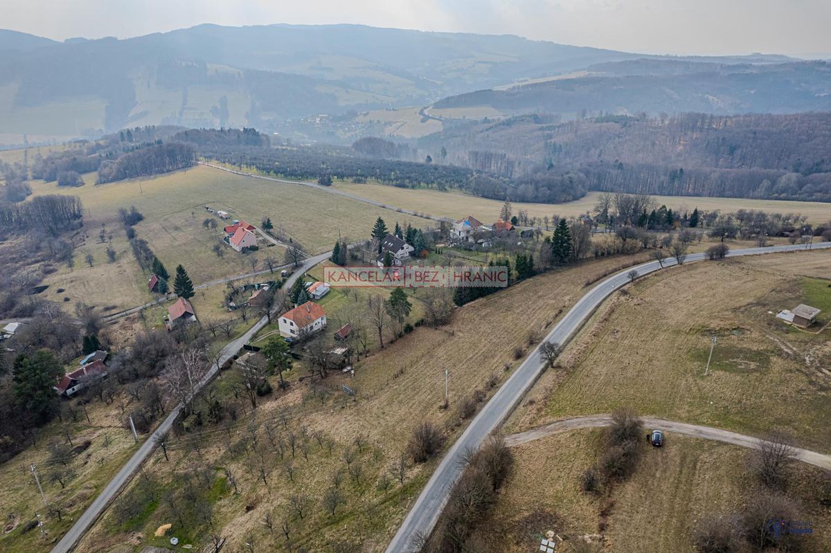 Prodej stavebního pozemku 1092 m² – fotografie 2