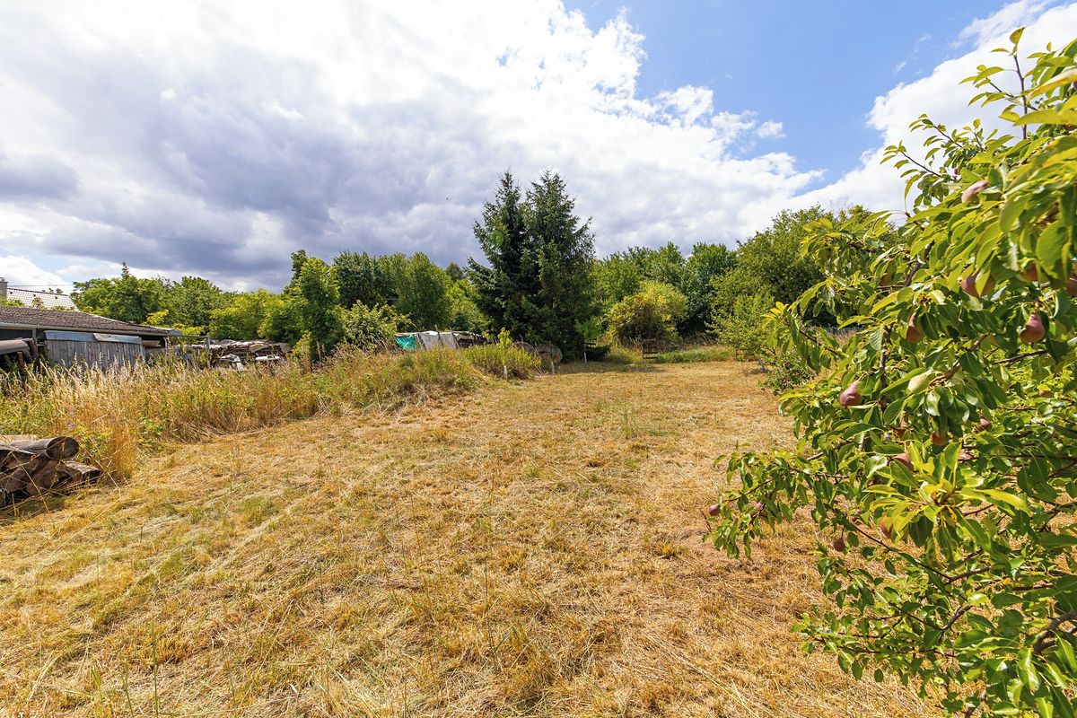 Prodej stavebního pozemku 730 m² – fotografie 2