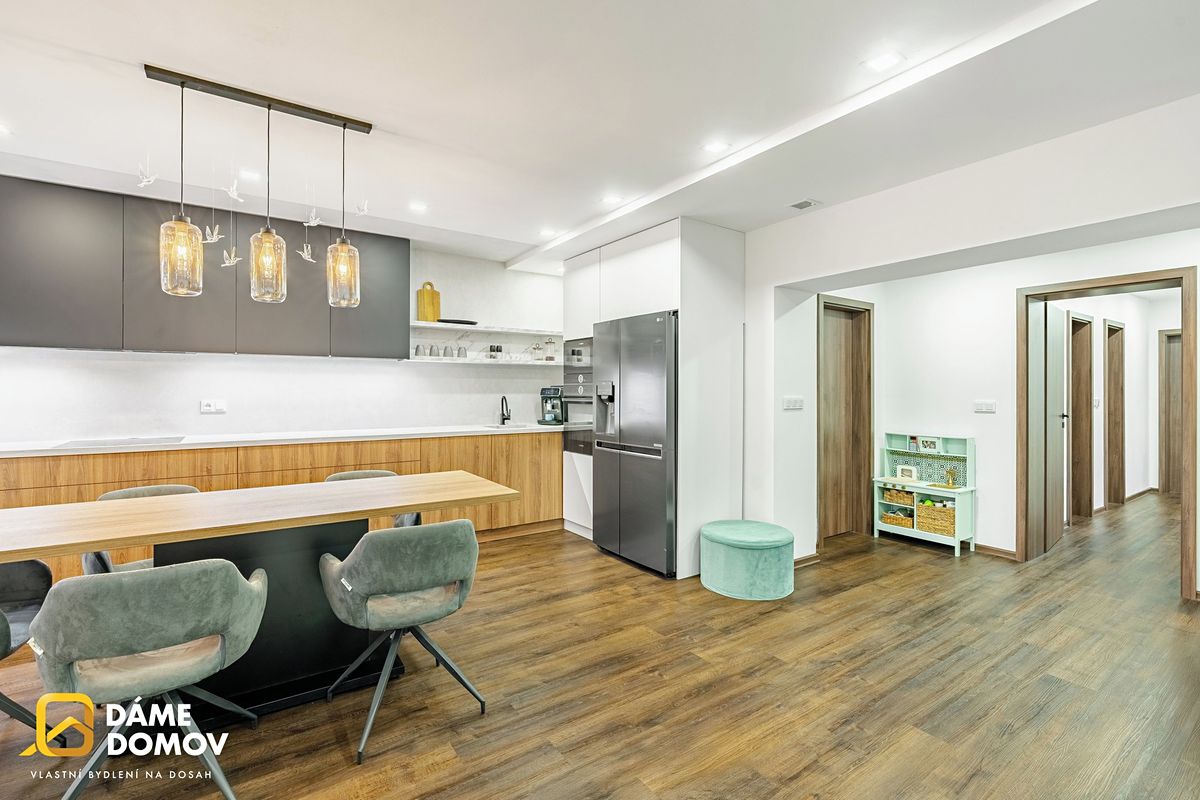 Prodej rodinného domu 191 m², pozemek 2000 m²