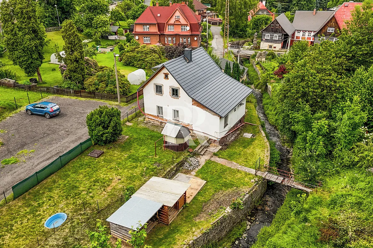 Prodej rodinného domu 140 m², pozemek 2046 m²