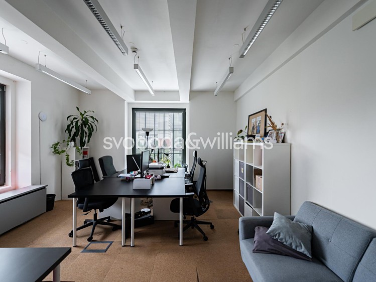 Комерційне приміщення в оренду, 653 м² (16 з 18)