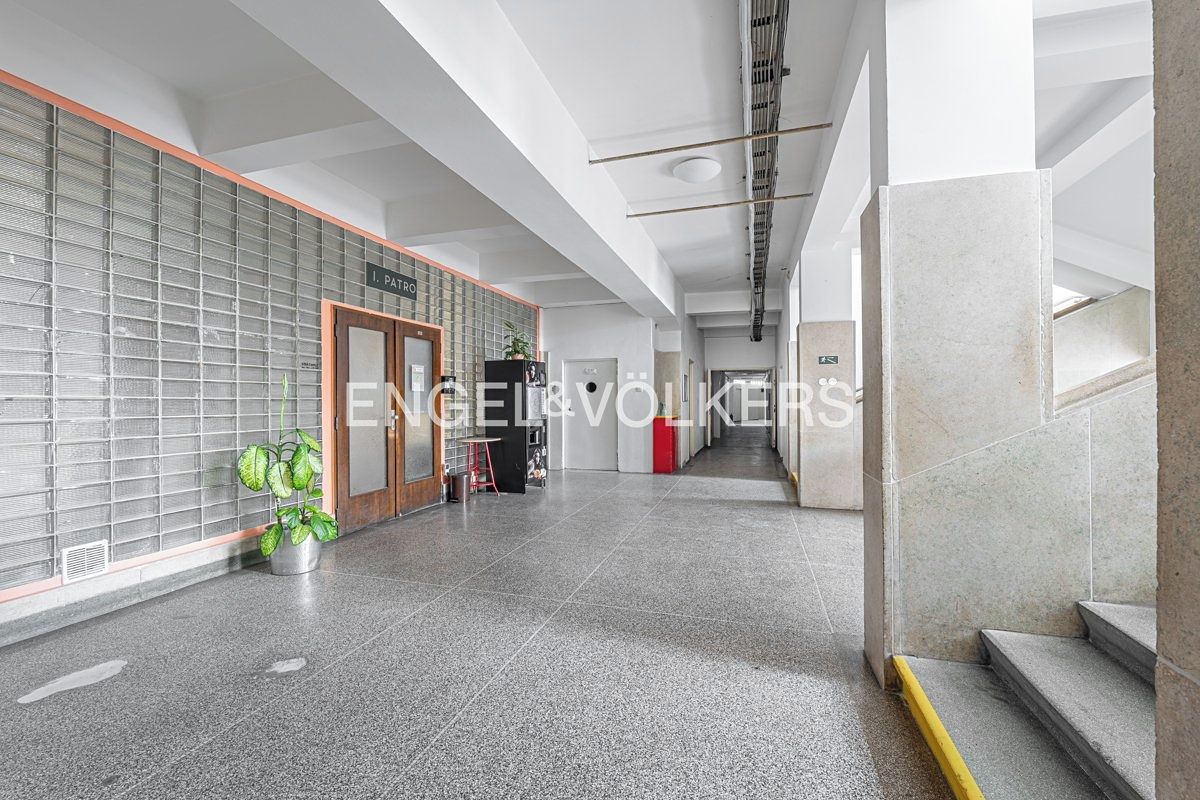 Pronájem kanceláře 25 m² – fotografie 3