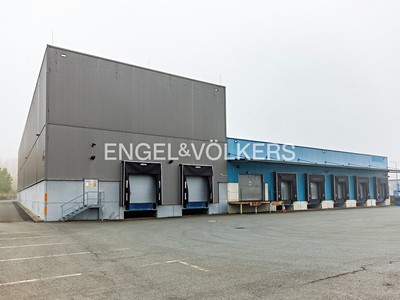 Pronájem komerčního prostoru, 3 527 m² (2 z 15)