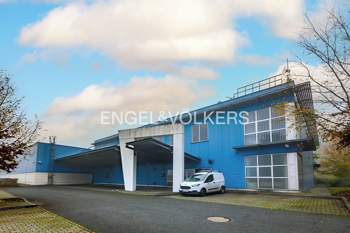 Pronájem skladového prostoru 3527 m²