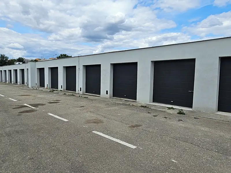 Pronájem garáže 17 m², Tábor – náhled fotky 1