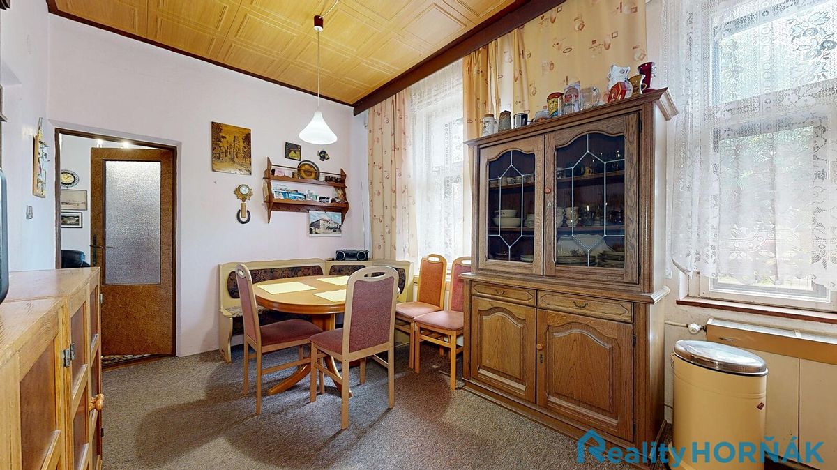Prodej rodinného domu 197 m², pozemek 782 m² – fotografie 5