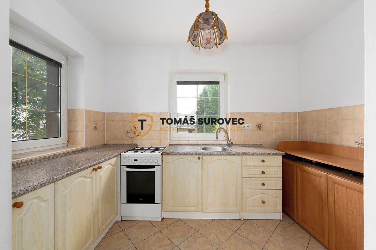 Prodej rodinného domu 190 m², pozemek 2327 m² – fotografie 5