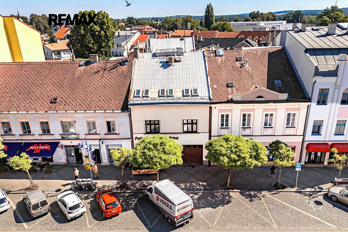 Prodej rodinného domu 1020 m², pozemek 518 m² – fotografie 3