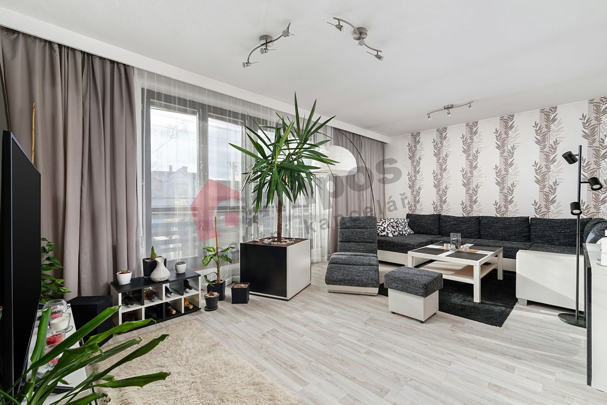 Prodej rodinného domu 335 m², pozemek 542 m² – fotografie 2