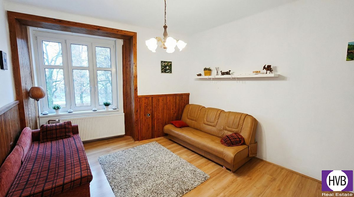 Prodej rodinného domu 300 m², pozemek 213 m² – fotografie 3