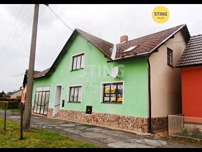 Prodej rodinného domu 200 m², pozemek 1747 m²