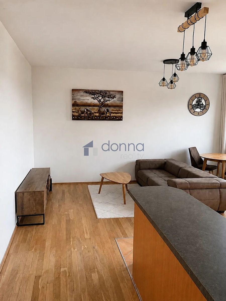 Pronájem bytu 3+kk 69 m² – fotografie 2