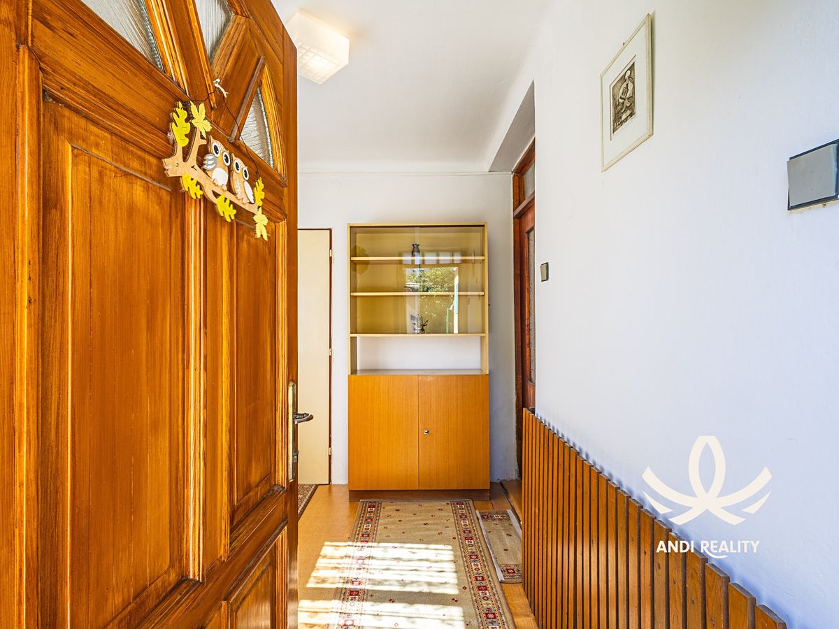 Prodej rodinného domu 100 m², pozemek 909 m² – fotografie 2