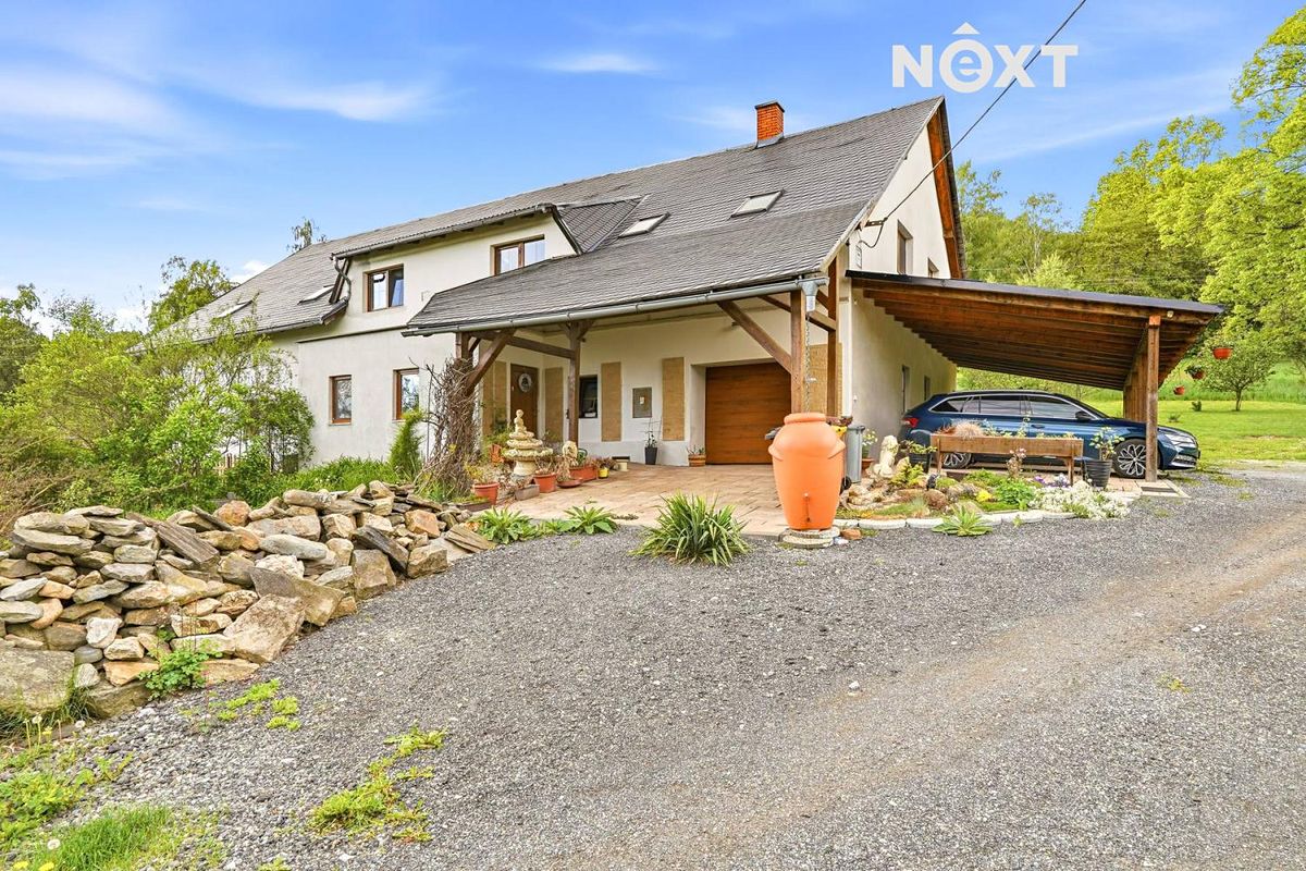 Prodej rodinného domu 470 m², pozemek 4293 m² – fotografie 2