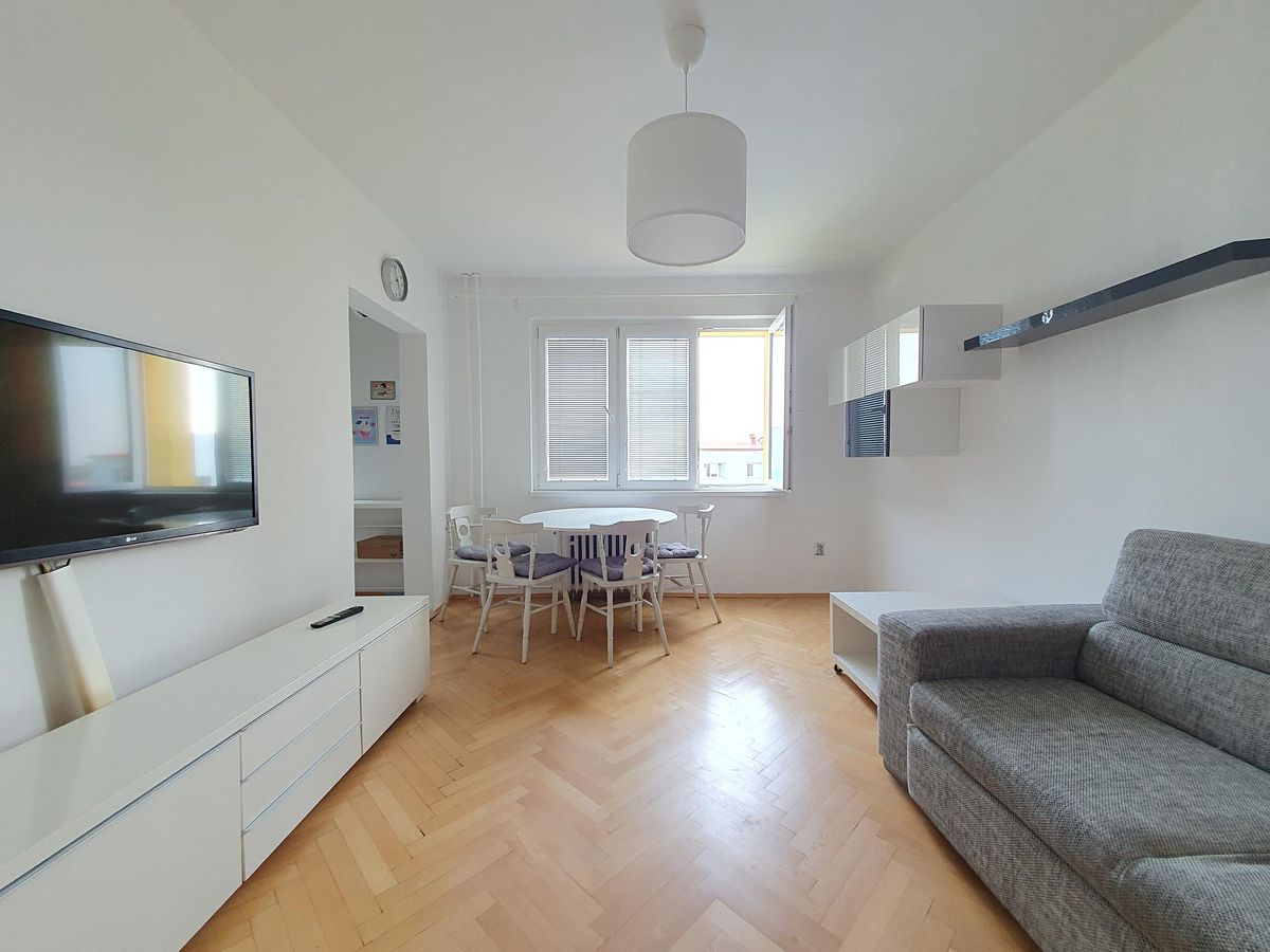 Pronájem bytu 2+1 52 m² – fotografie 2