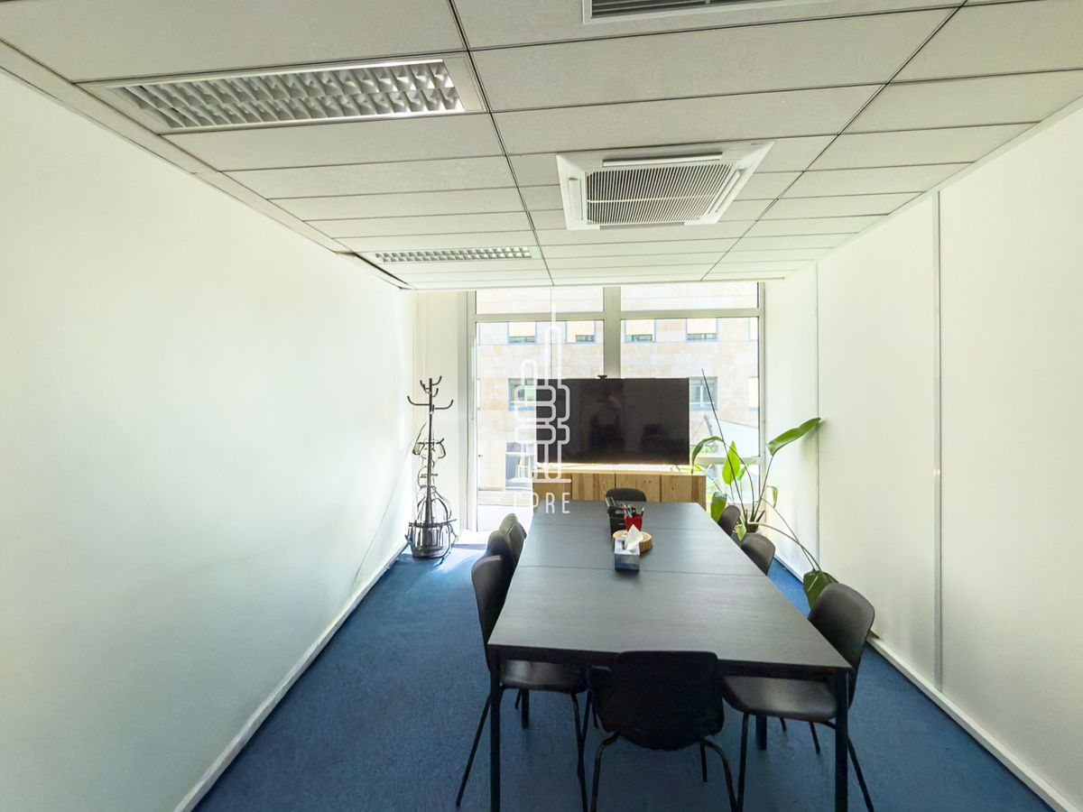Pronájem kanceláře 160 m² – fotografie 3