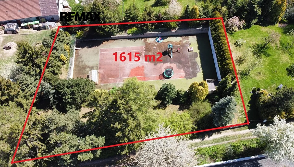 Prodej stavebního pozemku 1615 m²