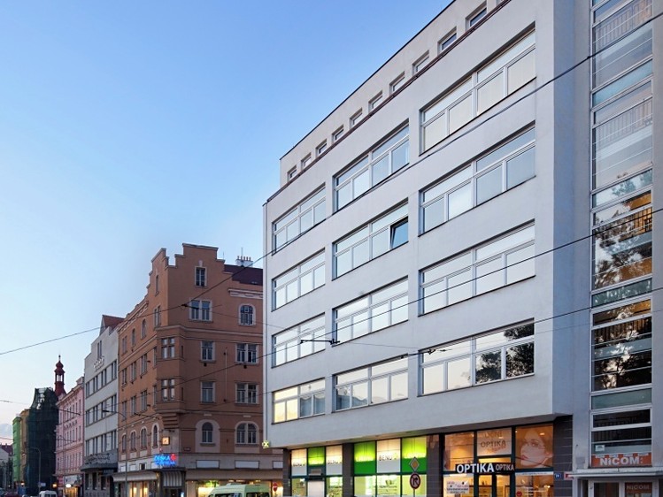 Pronájem komerčního prostoru, 50 m² (1 z 7)