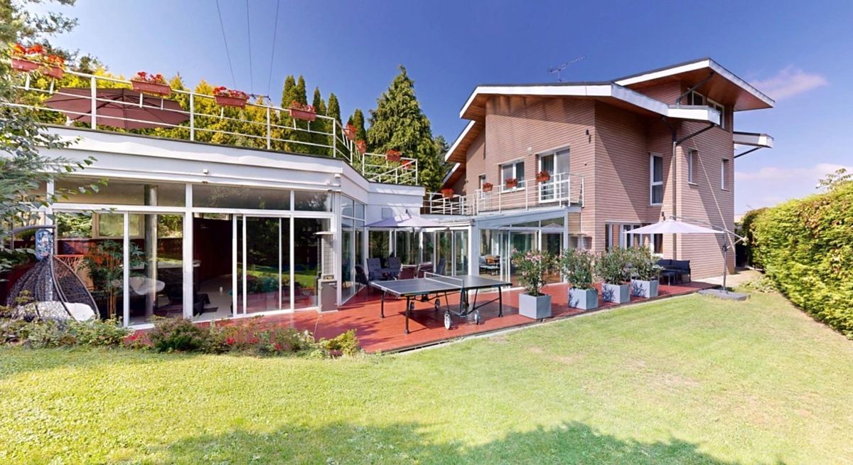 Pronájem vily 650 m², pozemek 900 m²